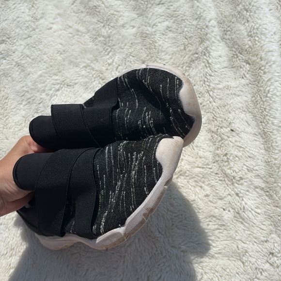 Merrell Black Slip-On Sneakers Size 6 | Lightweight Comfort Walking Shoes - Picture 6 of 8